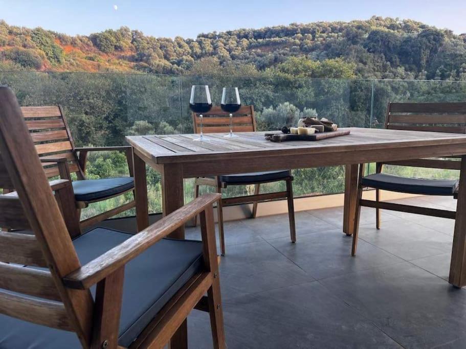 Ek Ornelakis, Luxury Country House With Jacuzzi 干尼亞 外观 照片