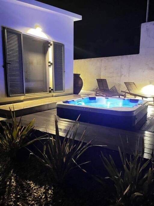 Ek Ornelakis, Luxury Country House With Jacuzzi 干尼亞 外观 照片